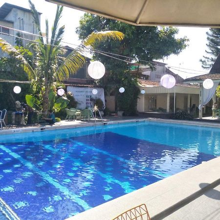 Hotel Grand Rosela Jogyakarta Zewnętrze zdjęcie