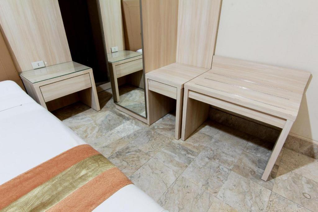 Hotel Grand Rosela Jogyakarta Zewnętrze zdjęcie