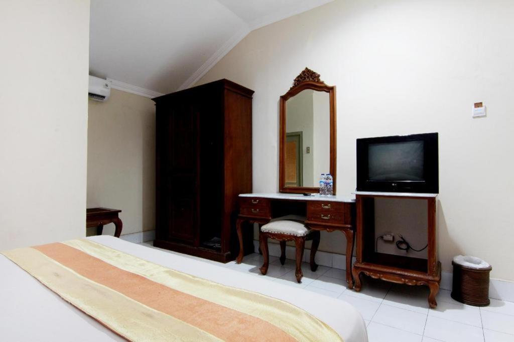 Hotel Grand Rosela Jogyakarta Zewnętrze zdjęcie