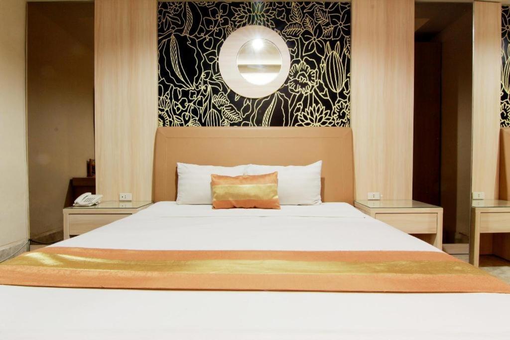 Hotel Grand Rosela Jogyakarta Zewnętrze zdjęcie