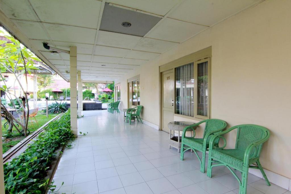 Hotel Grand Rosela Jogyakarta Zewnętrze zdjęcie
