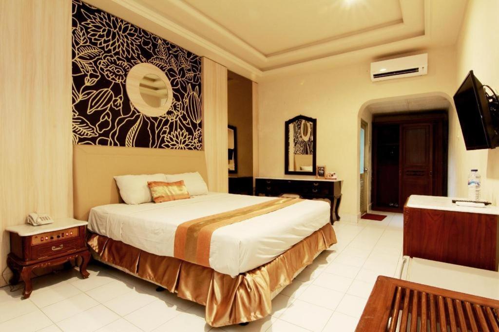 Hotel Grand Rosela Jogyakarta Zewnętrze zdjęcie