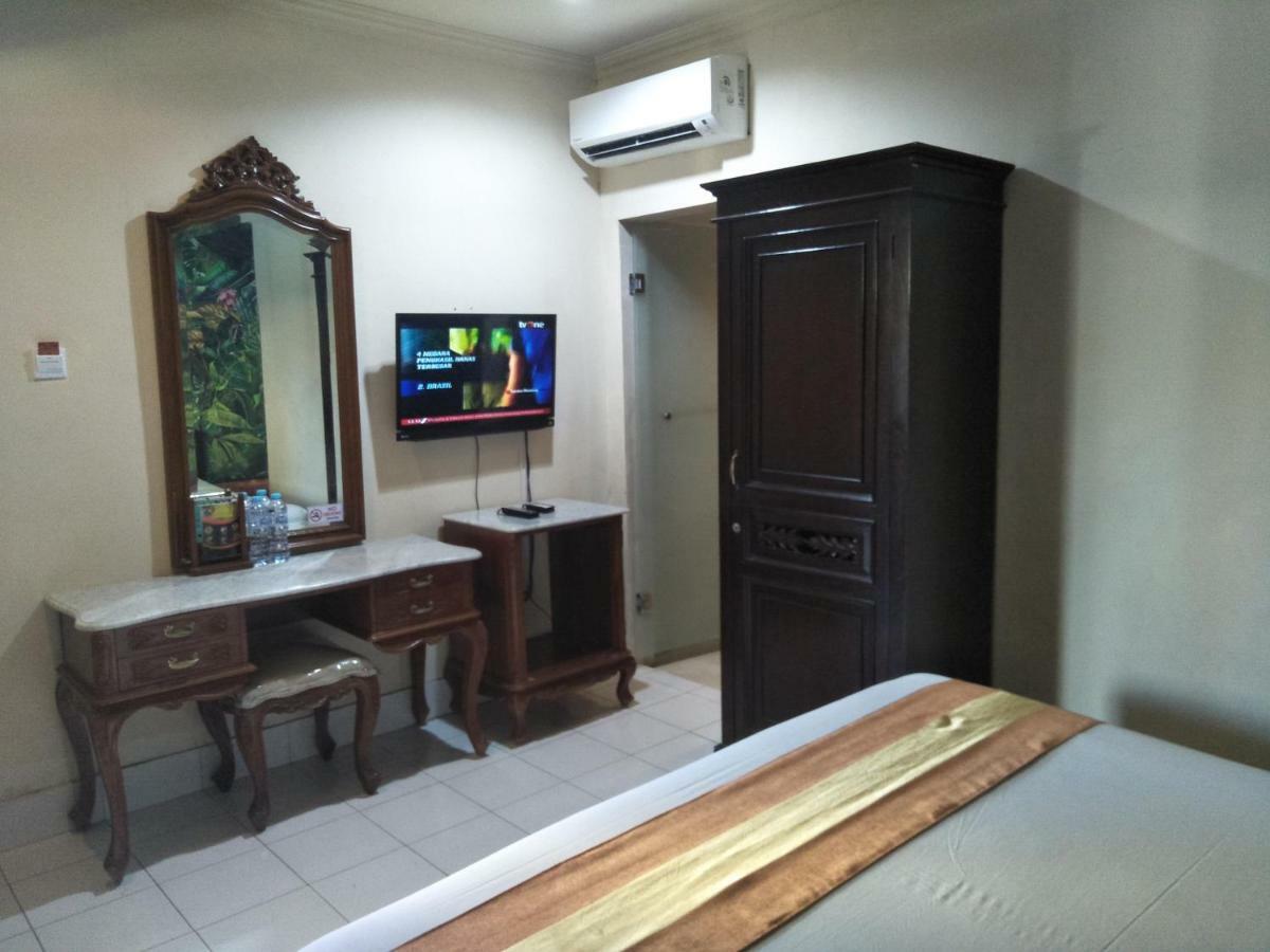 Hotel Grand Rosela Jogyakarta Zewnętrze zdjęcie