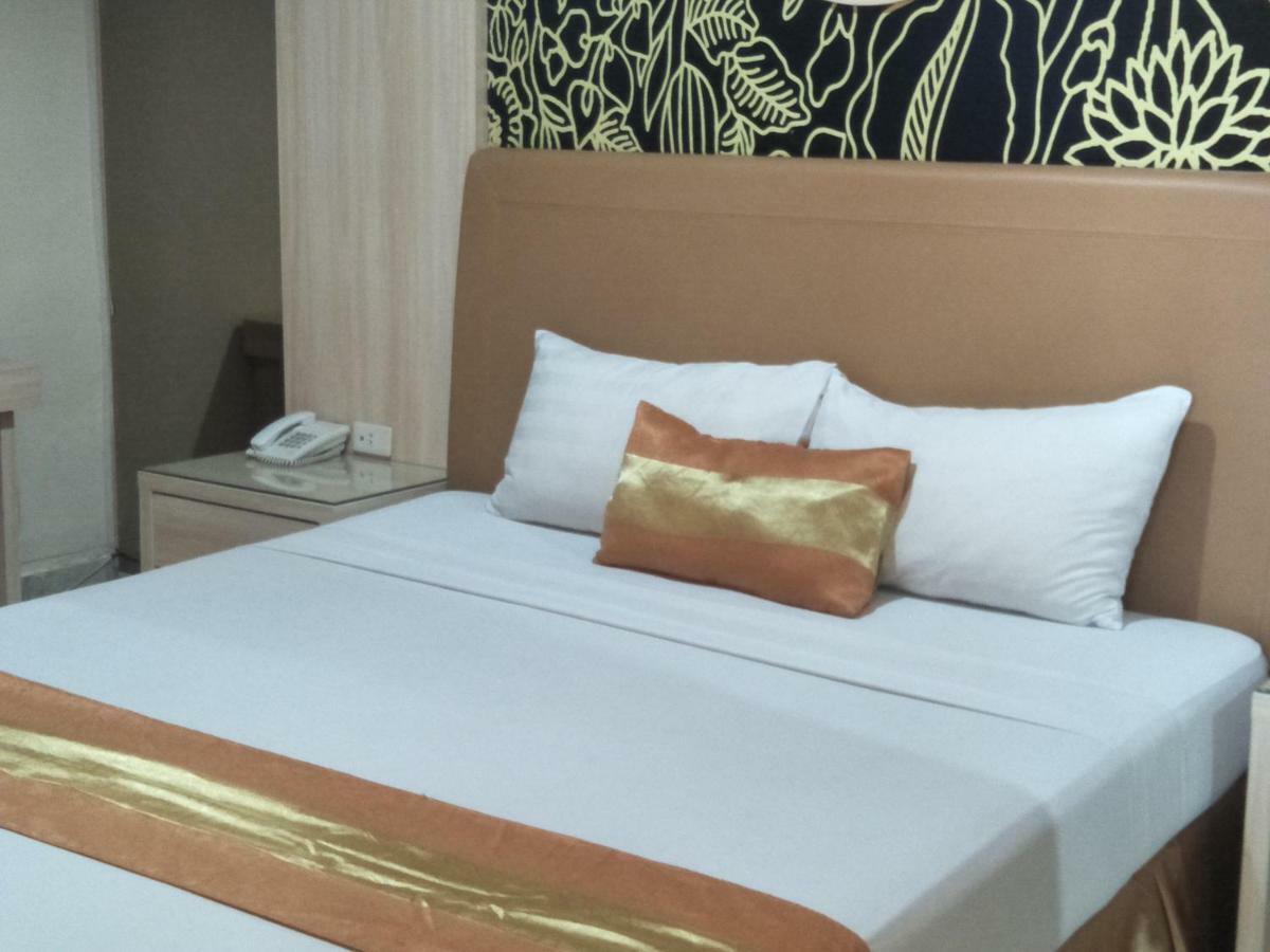 Hotel Grand Rosela Jogyakarta Zewnętrze zdjęcie