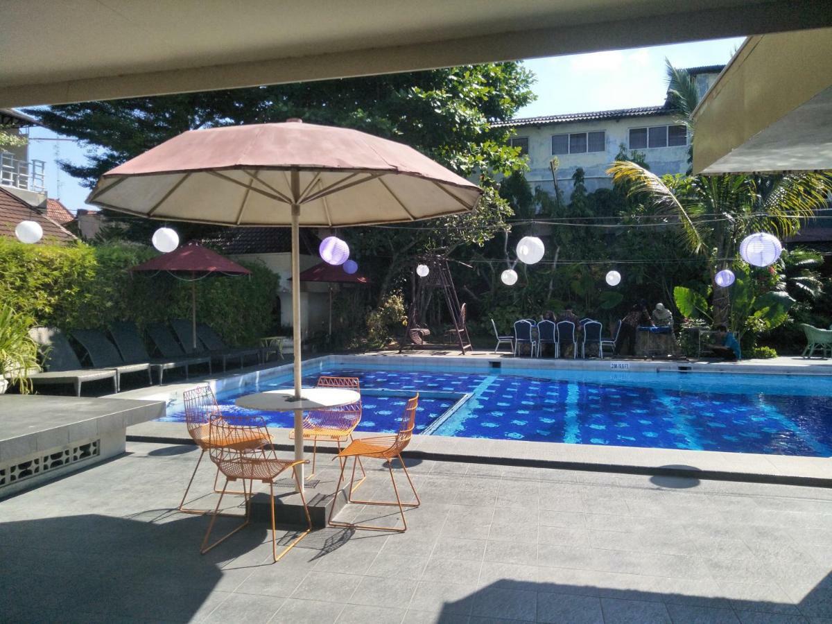 Hotel Grand Rosela Jogyakarta Zewnętrze zdjęcie