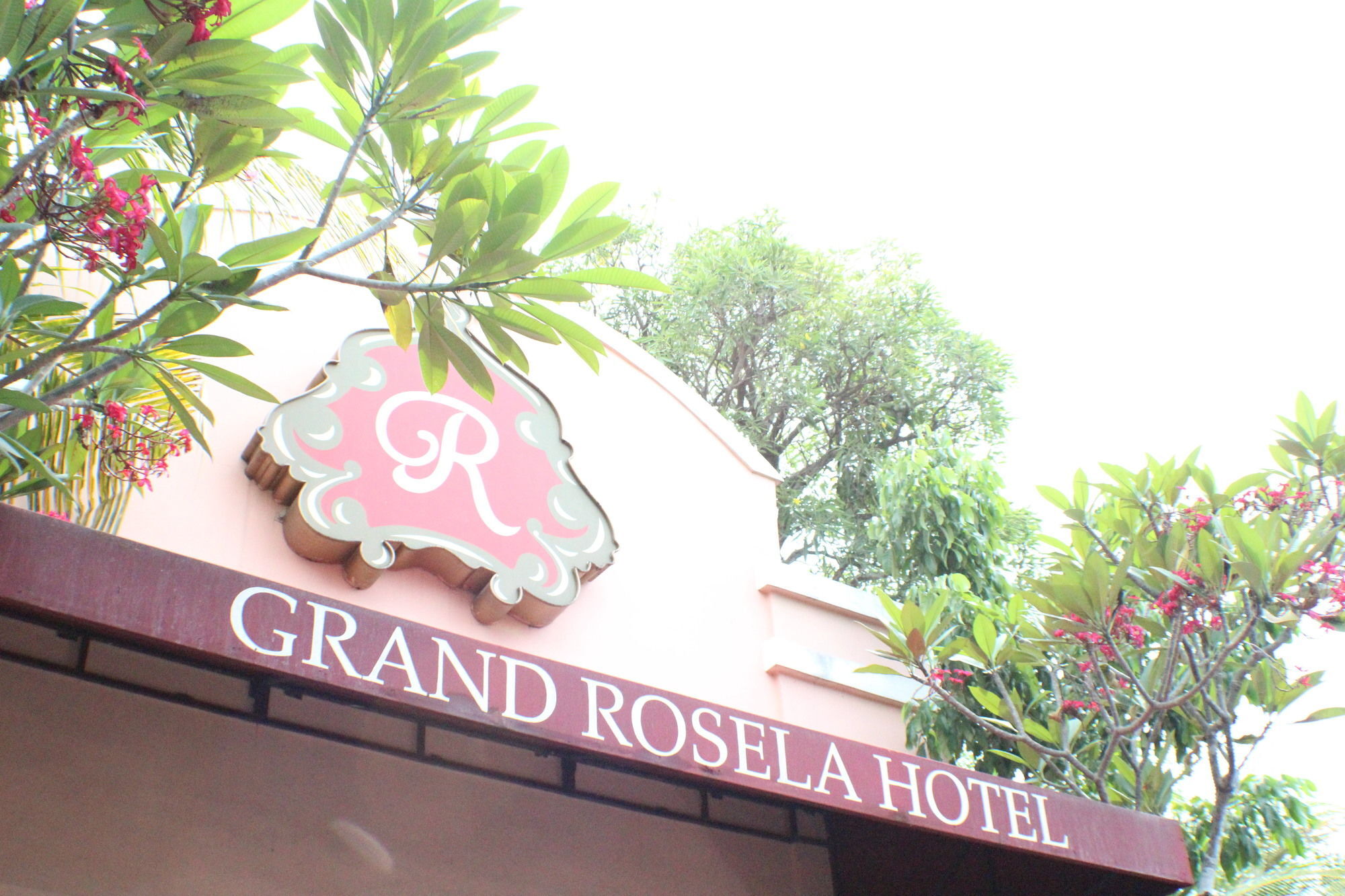 Hotel Grand Rosela Jogyakarta Zewnętrze zdjęcie