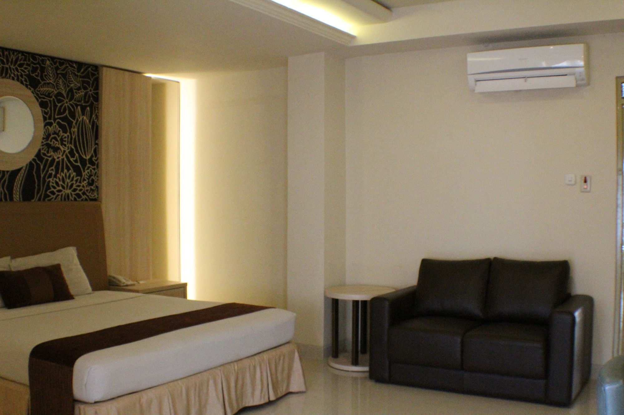 Hotel Grand Rosela Jogyakarta Zewnętrze zdjęcie